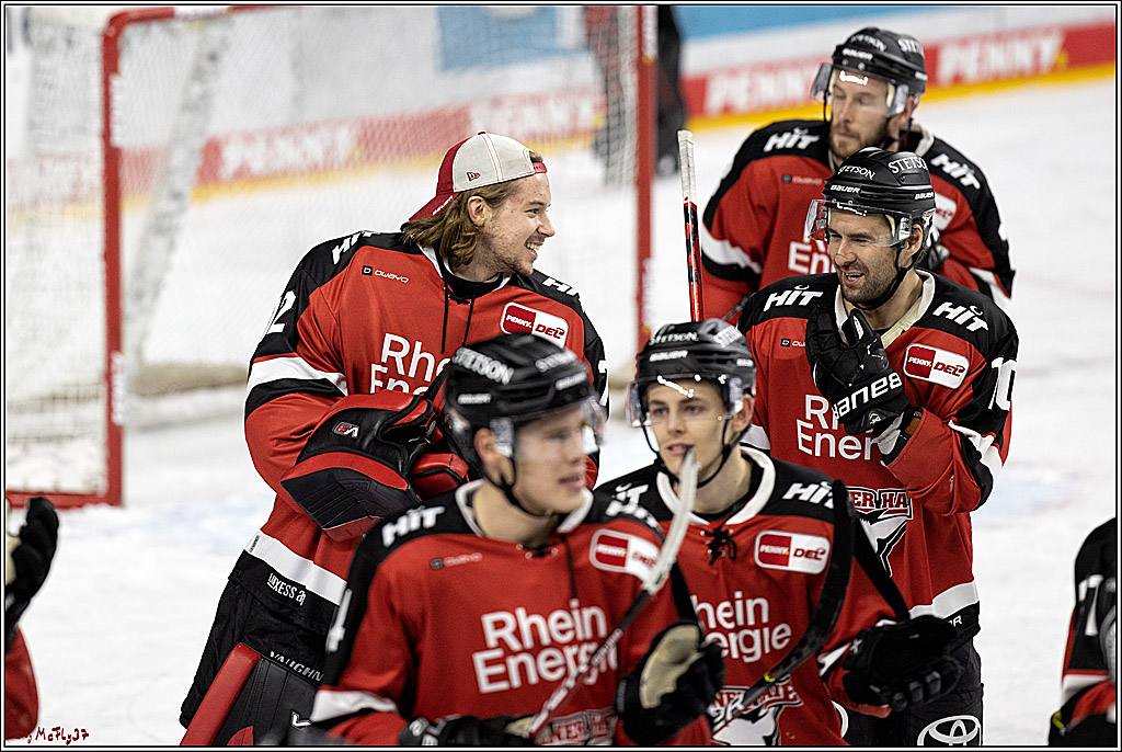 PENNY DEL;  Koelner Haie - Nuernberg Ice Tigers; Koeln, 03.12.2021